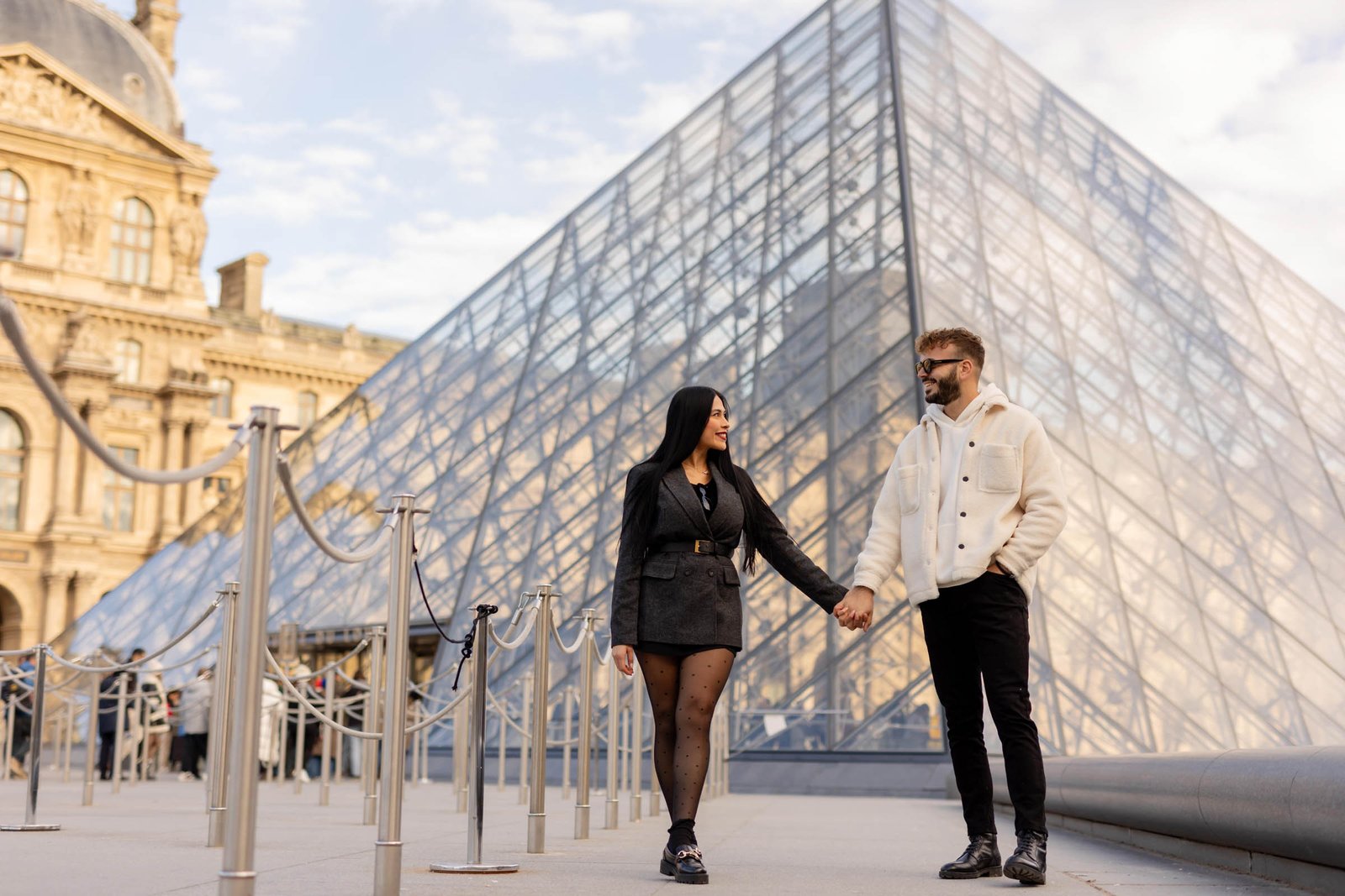 Paris Couple Photoshoot in Paris by TravelPhotoMatch