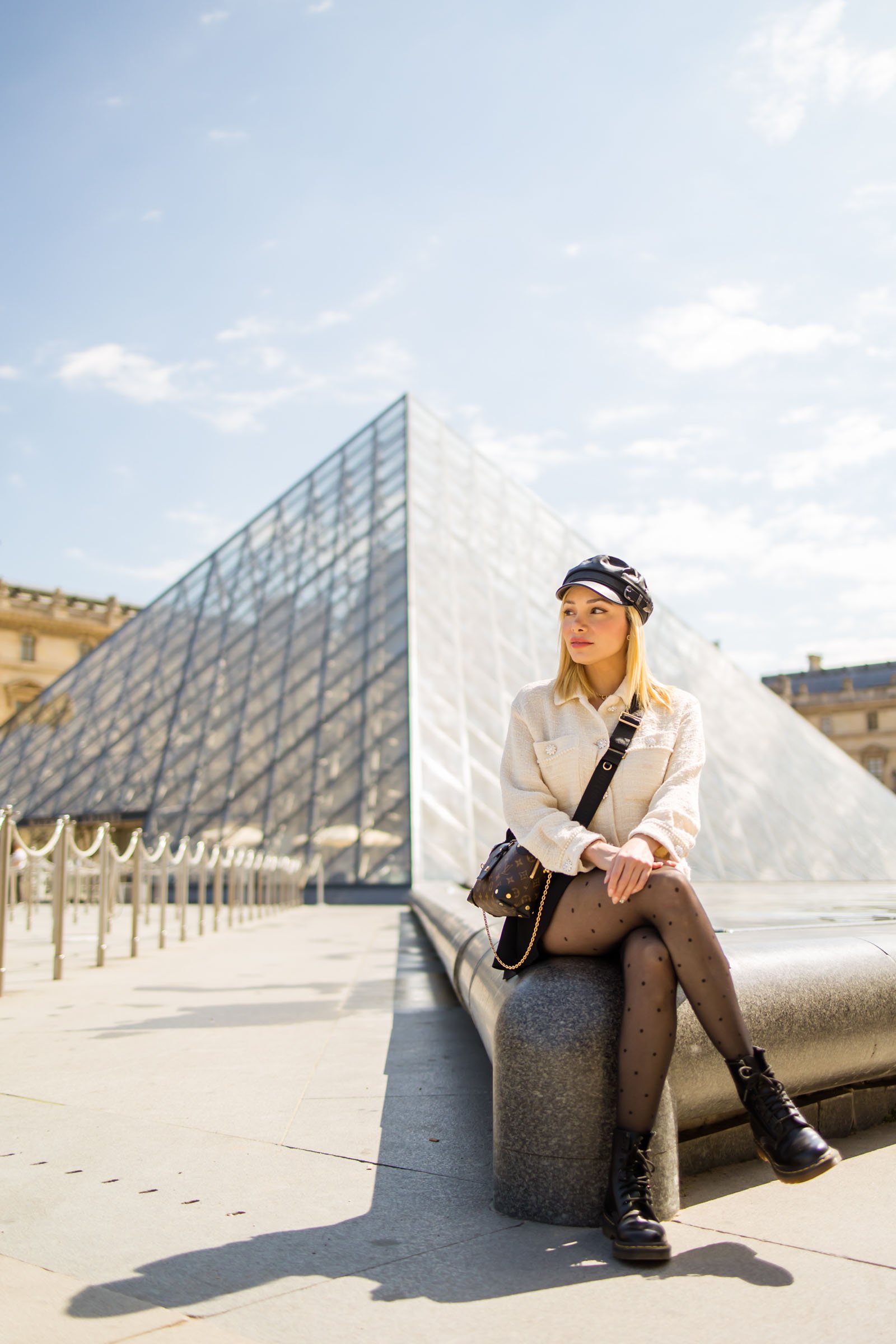Paris Couple Photoshoot in Paris by TravelPhotoMatch