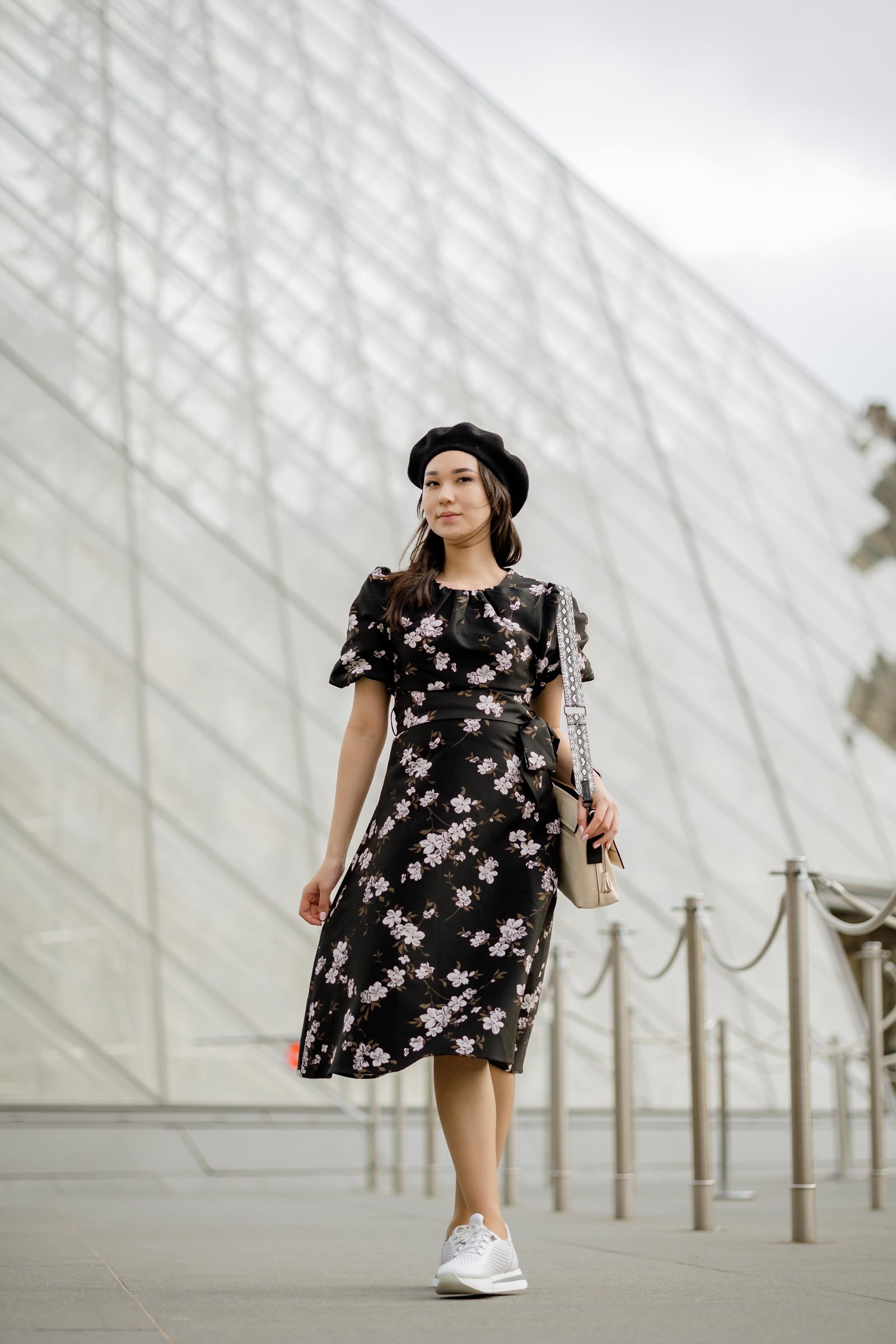 Paris Couple Photoshoot in Paris by TravelPhotoMatch