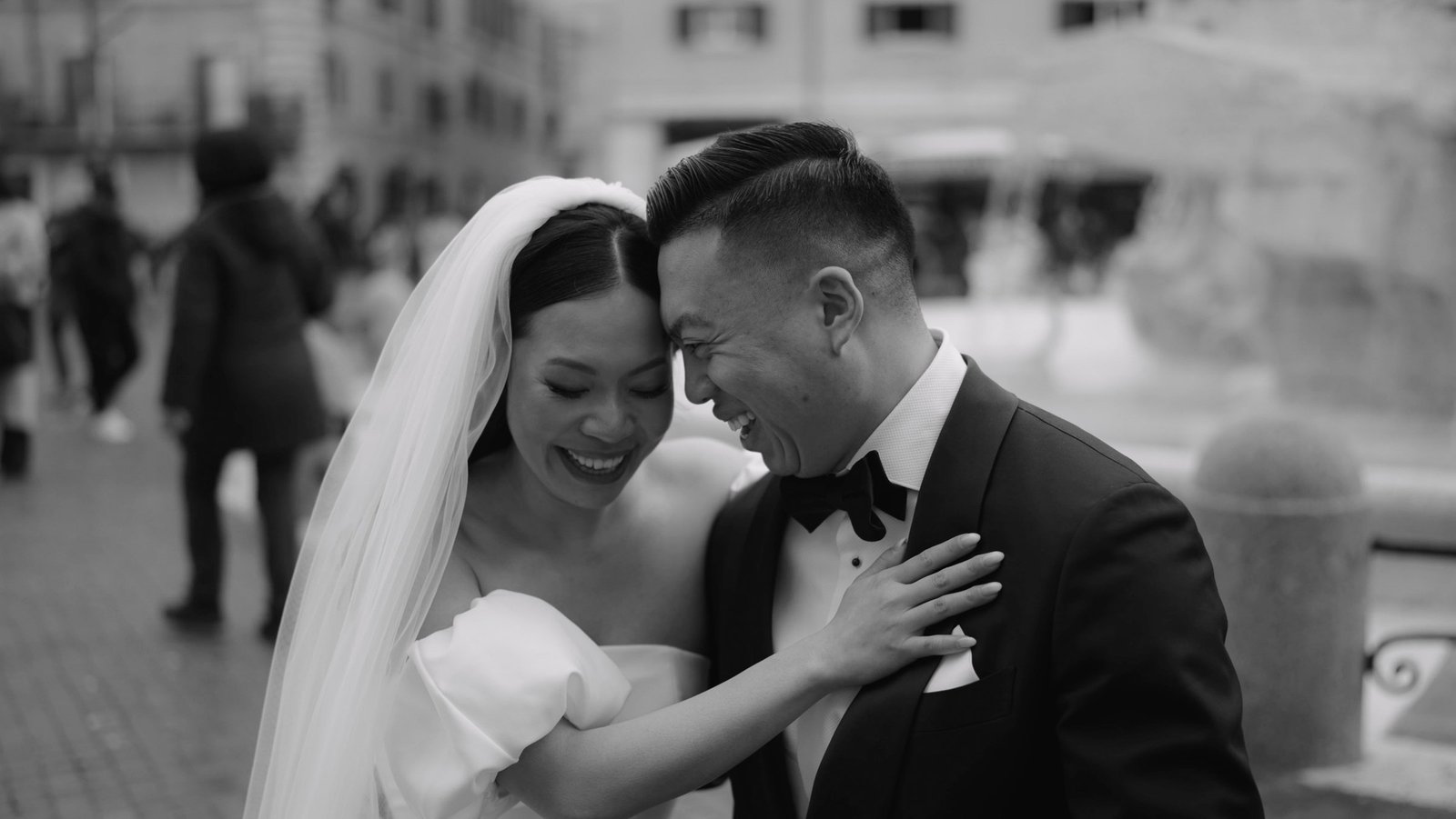 Rome Elopement Photographer in Rome by TravelPhotoMatch